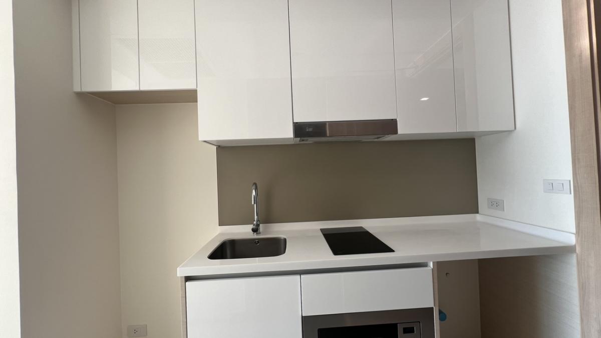 For SaleCondoPattaya, Bangsaen, Chonburi : Studio 33 Sqm. Sea view price 2.9 Million baht