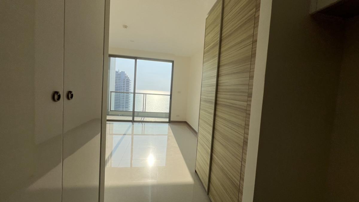 For SaleCondoPattaya, Bangsaen, Chonburi : Studio 33 Sqm. Sea view price 2.9 Million baht