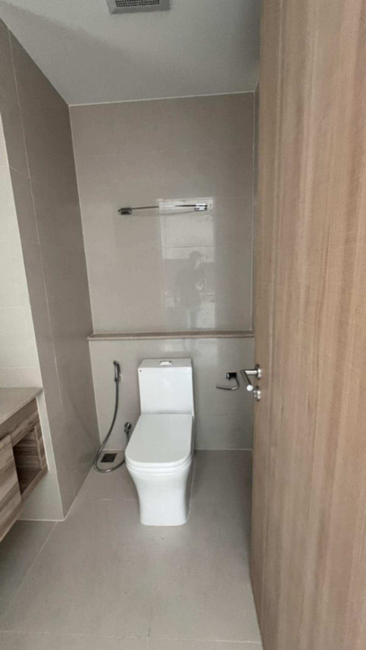 For SaleCondoPattaya, Bangsaen, Chonburi : Studio 33 Sqm. Sea view price 2.9 Million baht