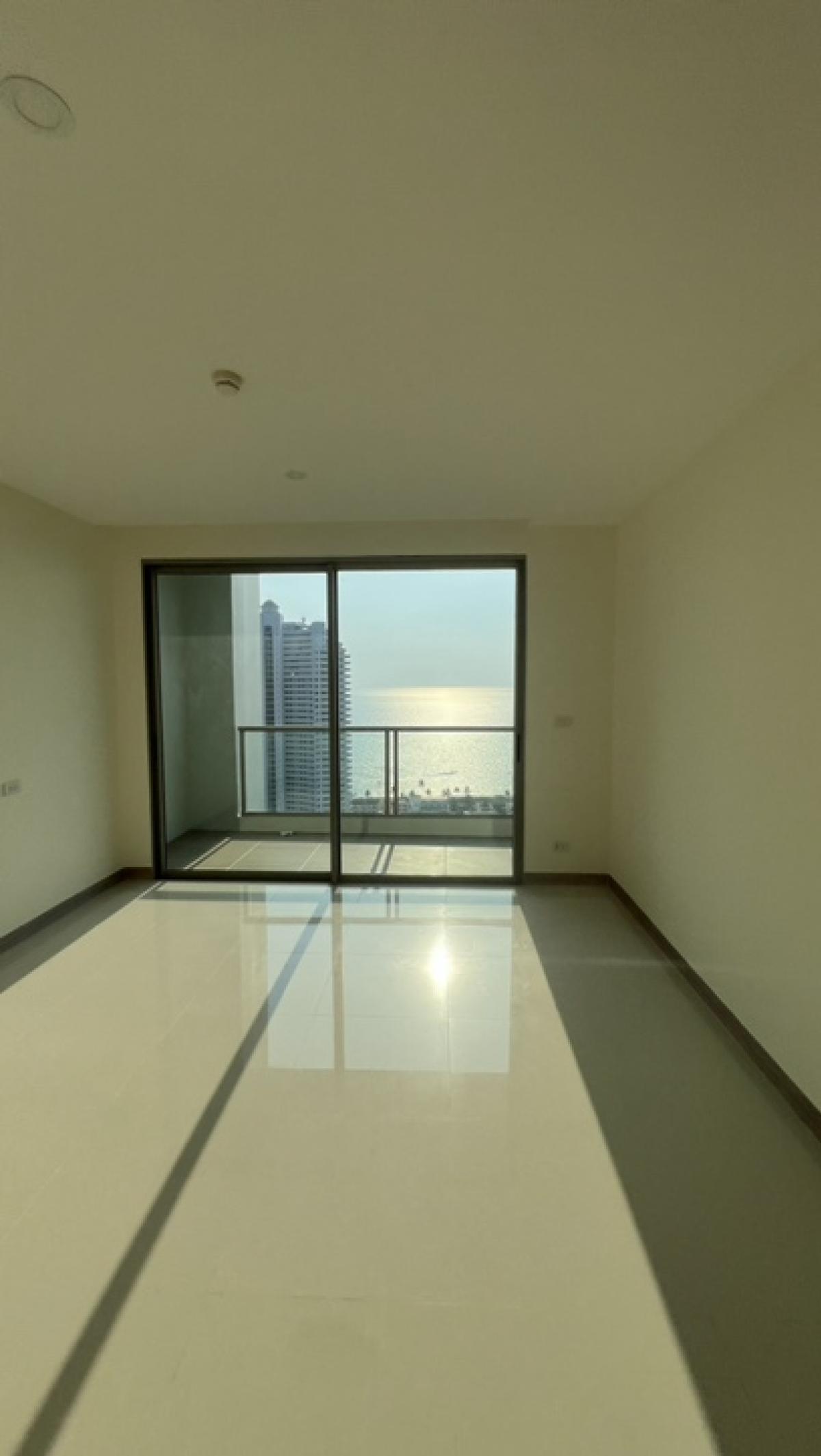 For SaleCondoPattaya, Bangsaen, Chonburi : Studio 33 Sqm. Sea view price 2.9 Million baht