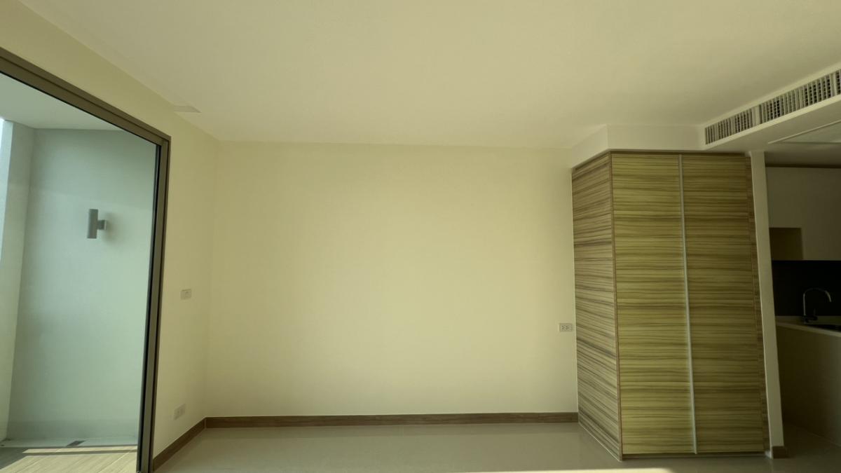For SaleCondoPattaya, Bangsaen, Chonburi : Studio 33 Sqm. Sea view price 2.9 Million baht