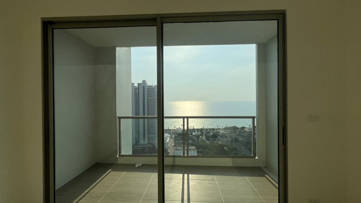 For SaleCondoPattaya, Bangsaen, Chonburi : Studio 33 Sqm. Sea view price 2.9 Million baht