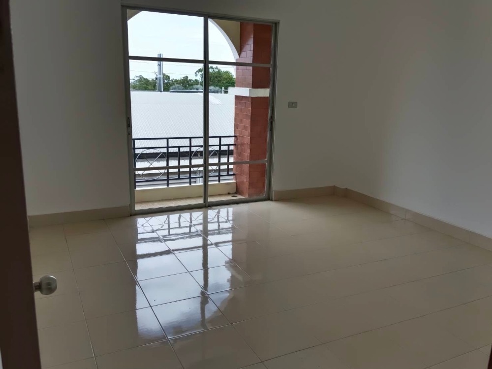 ขายอาคารพาณิชย์พัทยา บางแสน ชลบุรี สัตหีบ : Commercial building for sale near Charoenrat Village, Bang Lamung District