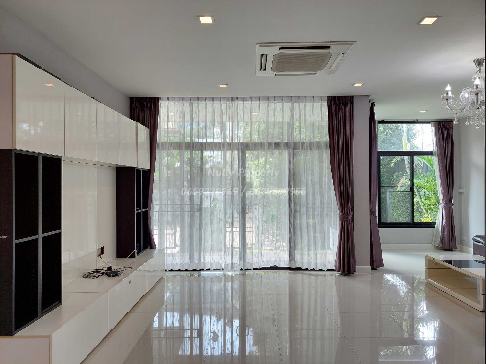 For SaleHousePattanakan, Srinakarin : Detached house, corner plot On Krungthep Kreetha Road Soi 7 from Sansiri