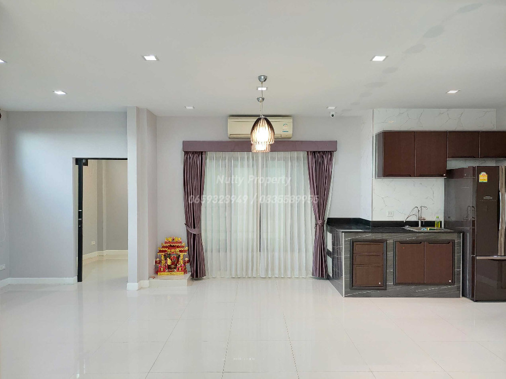 For SaleHousePattanakan, Srinakarin : Detached house, corner plot On Krungthep Kreetha Road Soi 7 from Sansiri