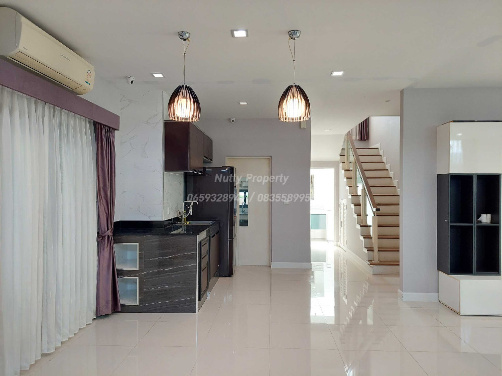 For SaleHousePattanakan, Srinakarin : Detached house, corner plot On Krungthep Kreetha Road Soi 7 from Sansiri