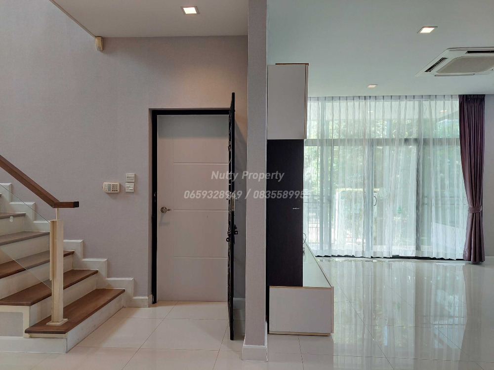 For SaleHousePattanakan, Srinakarin : Detached house, corner plot On Krungthep Kreetha Road Soi 7 from Sansiri