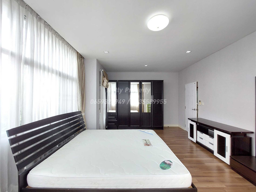 For SaleHousePattanakan, Srinakarin : Detached house, corner plot On Krungthep Kreetha Road Soi 7 from Sansiri