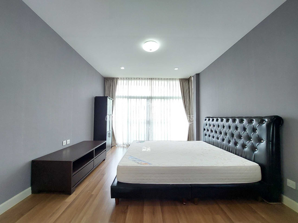 For SaleHousePattanakan, Srinakarin : Detached house, corner plot On Krungthep Kreetha Road Soi 7 from Sansiri