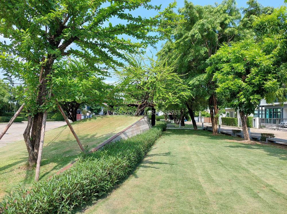 For SaleHousePattanakan, Srinakarin : Detached house, corner plot On Krungthep Kreetha Road Soi 7 from Sansiri