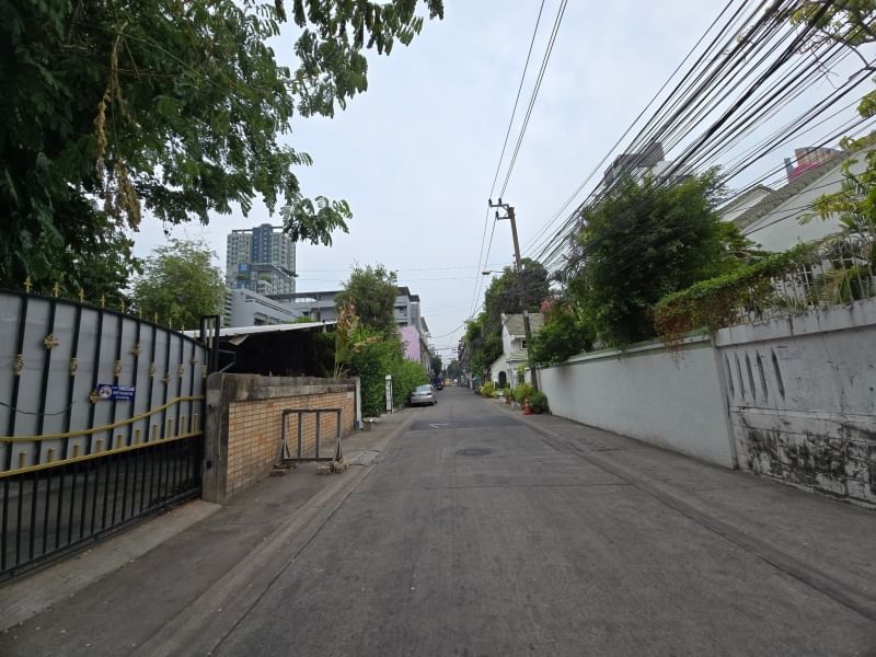 ขายบ้านสะพานควาย จตุจักร : ขายที่ดินพร้อมสิ่งปลูกสร้าง 133 ตรว. ย่านอินทามระ อารีย์ สะพานควาย ทำเลดี เหมาะทำธุรกิจหรืออยู่อาศัย ใกล้ BTS สะพานควาย