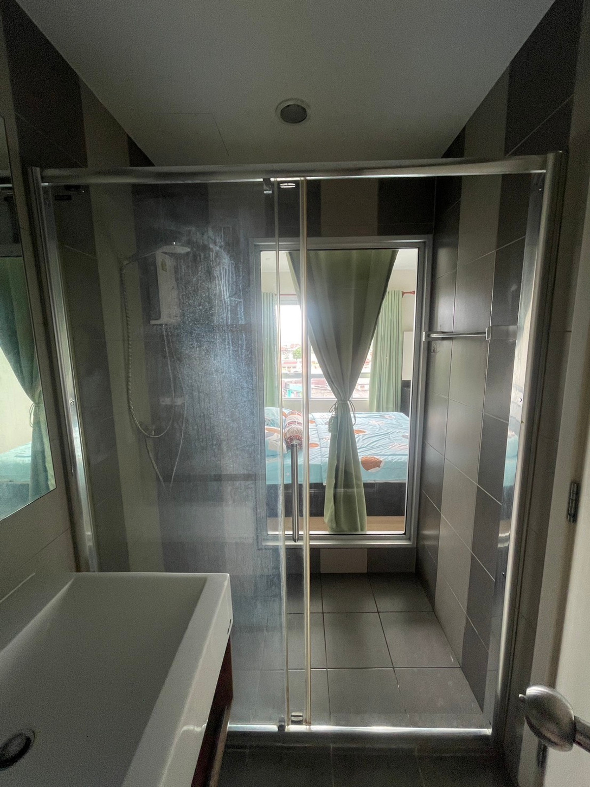 ให้เช่าคอนโดวงเวียนใหญ่ เจริญนคร : Condo for Rent. Motif Condo, Wongwian Yai, 1 Bedroom, 1 Bathroom. 10,000 Baht/Month. Available now.