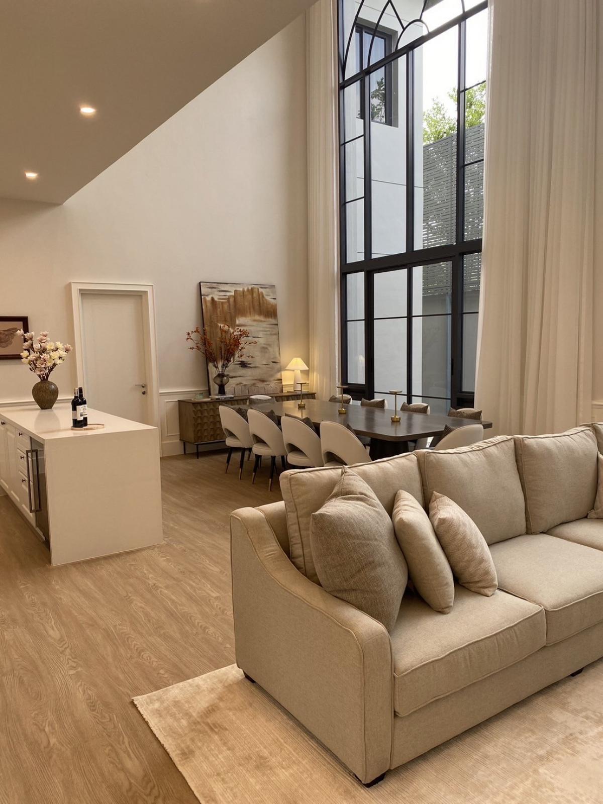For RentHousePattanakan, Srinakarin : Narasiri Krungthep Kreetha For Rent