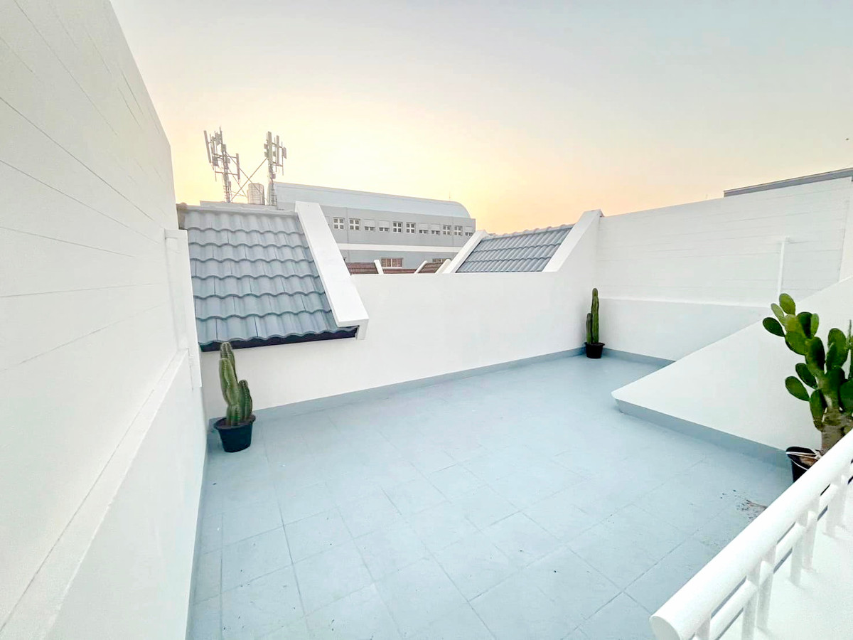 ให้เช่าทาวน์โฮมลาดพร้าว เซ็นทรัลลาดพร้าว : HK0153♛♚โฮมออฟฟิศ ให้เช่า𝓼ขาย 5 ห้องนอน⚝รัชดา-ลาดพร้าว♜MRTรัชดาภิเษก∞099-5919653,065-9423251▚Line@sureresidence