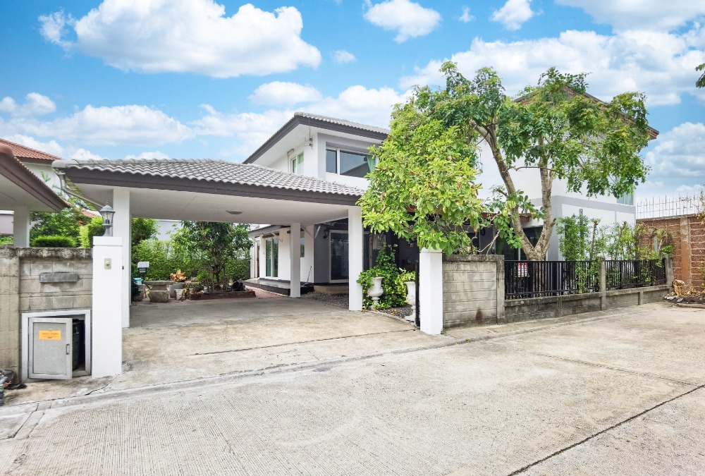 For SaleHousePathum Thani,Rangsit, Thammasat : Single house for sale, Casa Ville Village, Ramindra - Hathairat, beautiful, ready to move in.