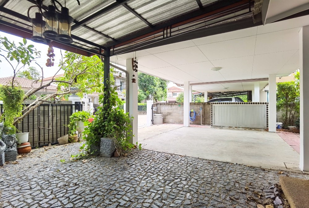 For SaleHousePathum Thani,Rangsit, Thammasat : Single house for sale, Casa Ville Village, Ramindra - Hathairat, beautiful, ready to move in.