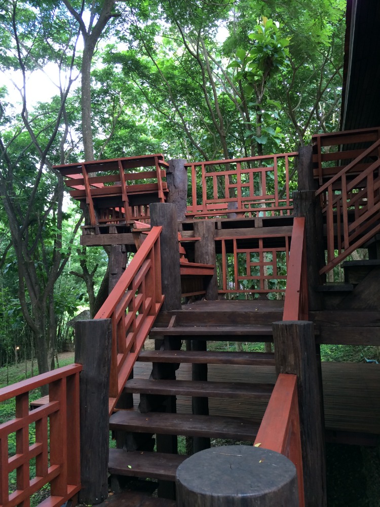 ขายที่ดินแม่ฮ่องสอน : ขายบ้านไม้สัก 3นอน3น้ำ พร้อมที่ดิน 2-3-85 ไร่ ติดถนนใหญ่ อ.ปาย แม่ฮ่องสอน เหมาะทำรีสอร์ท บ้านพักตากอากาศ คาเฟ่