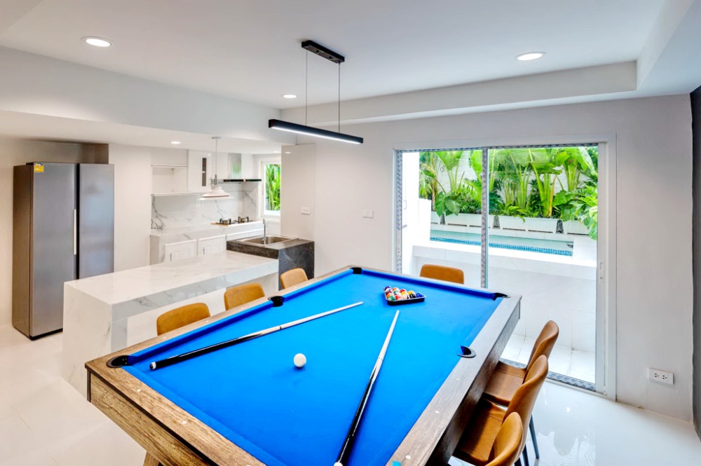 For SaleTownhomeLadprao, Central Ladprao : HK0153😊😍 For RENT, SELL for rent, sale Townhome Ratchada 4.5 floors🚪5 bedrooms🚄 near MRT Lat Phrao🔔House area: 25.50 sq m.🔔Usable area: 400 sq m.💲 Rent: 185,000฿💲 For sale:18,790,000฿📞O99-5919653,O65-9423251✅LineID:@sureresidence
