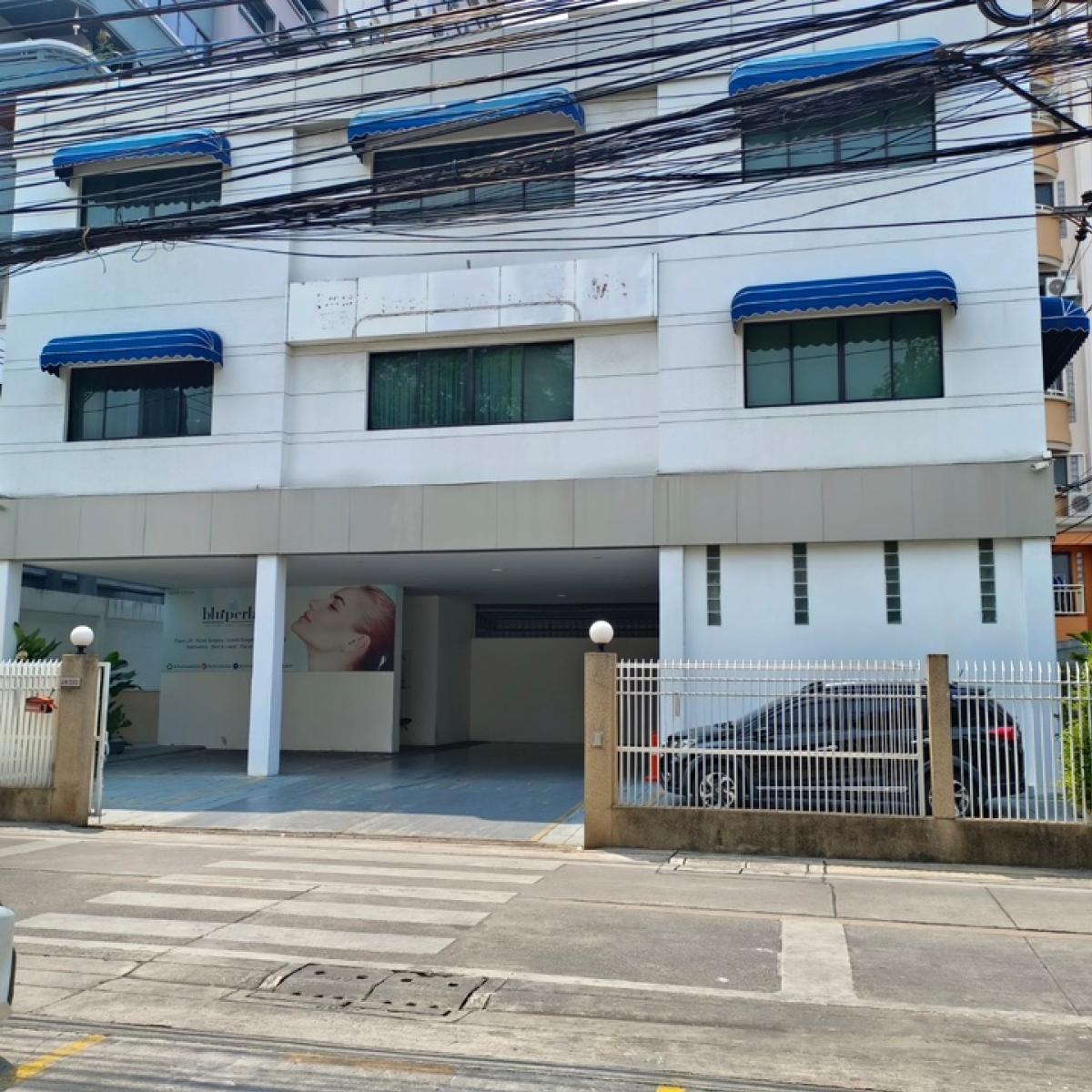 ให้เช่าสำนักงานสุขุมวิท อโศก ทองหล่อ : 📢 Office building located in prime area for rent.