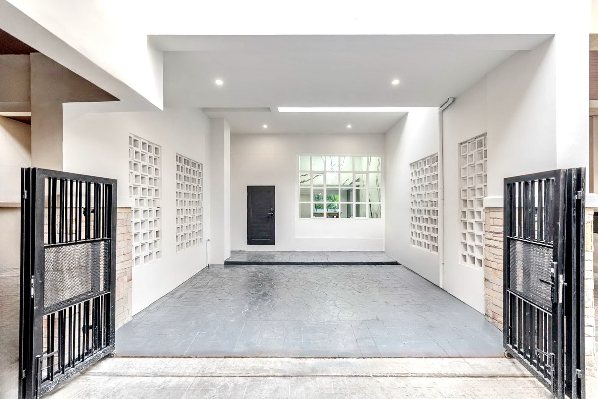 ให้เช่าทาวน์โฮมลาดพร้าว เซ็นทรัลลาดพร้าว : HK0153♛♚โฮมออฟฟิศ ให้เช่า𝓼ขาย 5 ห้องนอน⚝รัชดา-ลาดพร้าว♜MRTรัชดาภิเษก∞099-5919653,065-9423251▚Line@sureresidence