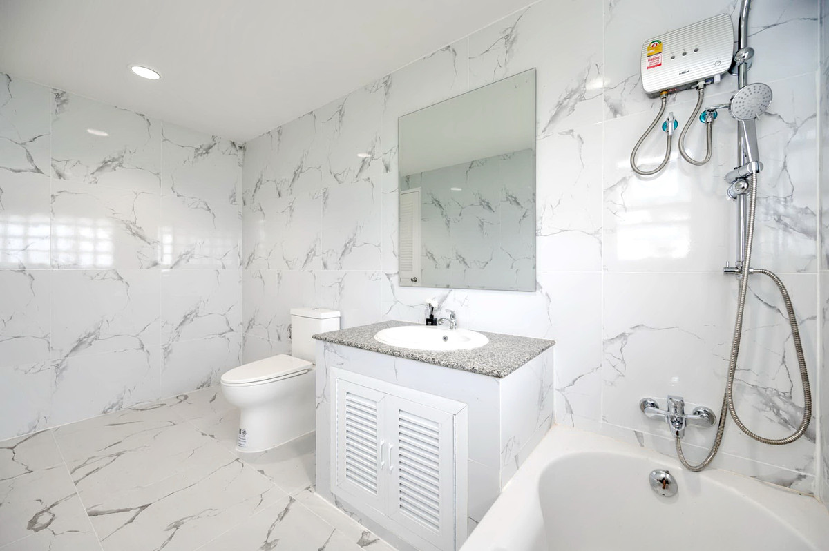 ให้เช่าทาวน์โฮมลาดพร้าว เซ็นทรัลลาดพร้าว : HK0153♛♚โฮมออฟฟิศ ให้เช่า𝓼ขาย 5 ห้องนอน⚝รัชดา-ลาดพร้าว♜MRTรัชดาภิเษก∞099-5919653,065-9423251▚Line@sureresidence