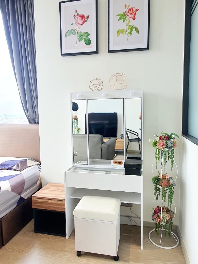 For RentCondoSilom, Saladaeng, Bangrak : Condo for RENT for rent **Ashton Silom 36 Sq,m. Fully Finish @28,000 baht/month call Nong 096-2615656 Very spacious room 36 sq m. 1 bedroom, 1 bathroom, fully furnished, ready to move in Location : Silom