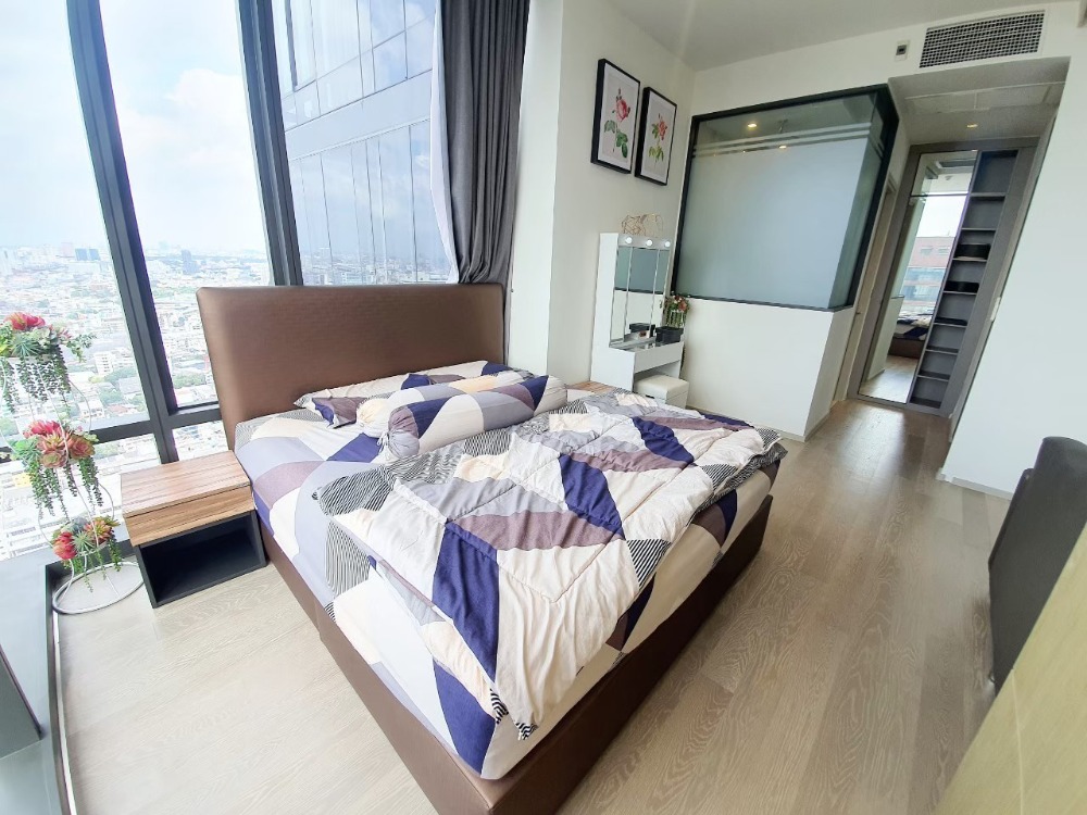 For RentCondoSilom, Saladaeng, Bangrak : Condo for RENT for rent **Ashton Silom 36 Sq,m. Fully Finish @28,000 baht/month call Nong 096-2615656 Very spacious room 36 sq m. 1 bedroom, 1 bathroom, fully furnished, ready to move in Location : Silom