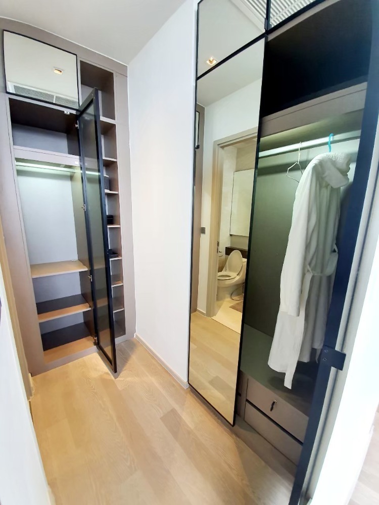 For RentCondoSilom, Saladaeng, Bangrak : Condo for RENT for rent **Ashton Silom 36 Sq,m. Fully Finish @28,000 baht/month call Nong 096-2615656 Very spacious room 36 sq m. 1 bedroom, 1 bathroom, fully furnished, ready to move in Location : Silom