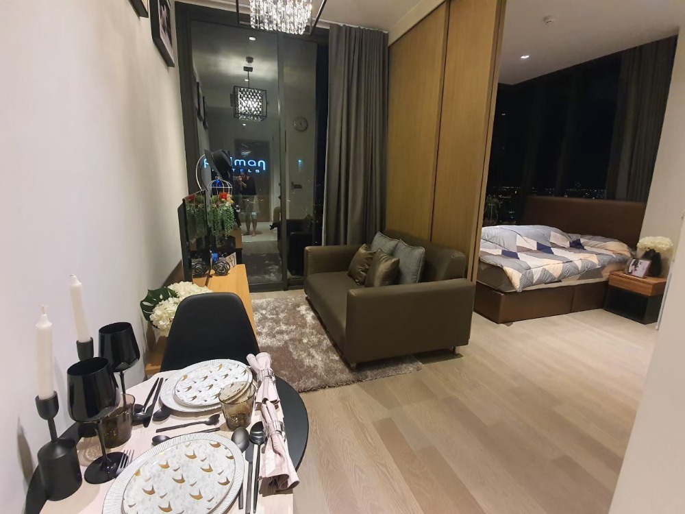 For RentCondoSilom, Saladaeng, Bangrak : Condo for RENT for rent **Ashton Silom 36 Sq,m. Fully Finish @28,000 baht/month call Nong 096-2615656 Very spacious room 36 sq m. 1 bedroom, 1 bathroom, fully furnished, ready to move in Location : Silom
