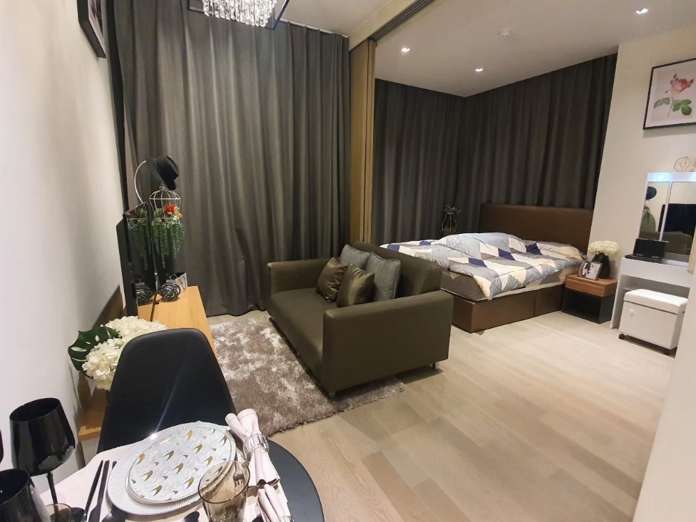 For RentCondoSilom, Saladaeng, Bangrak : Condo for RENT for rent **Ashton Silom 36 Sq,m. Fully Finish @28,000 baht/month call Nong 096-2615656 Very spacious room 36 sq m. 1 bedroom, 1 bathroom, fully furnished, ready to move in Location : Silom