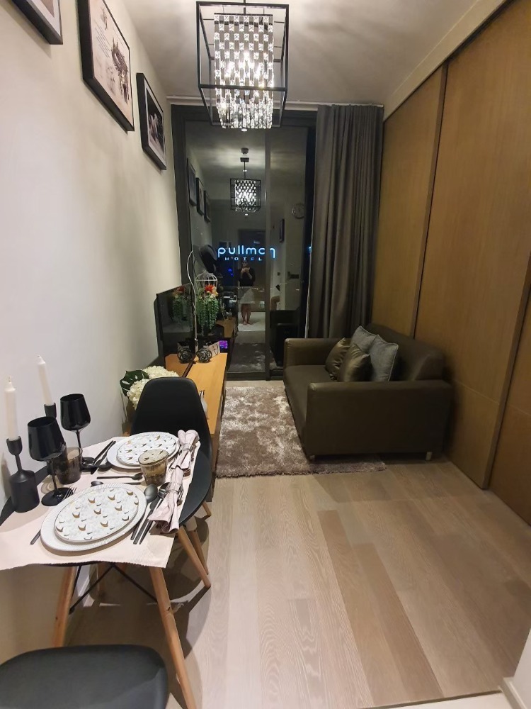 For RentCondoSilom, Saladaeng, Bangrak : Condo for RENT for rent **Ashton Silom 36 Sq,m. Fully Finish @28,000 baht/month call Nong 096-2615656 Very spacious room 36 sq m. 1 bedroom, 1 bathroom, fully furnished, ready to move in Location : Silom