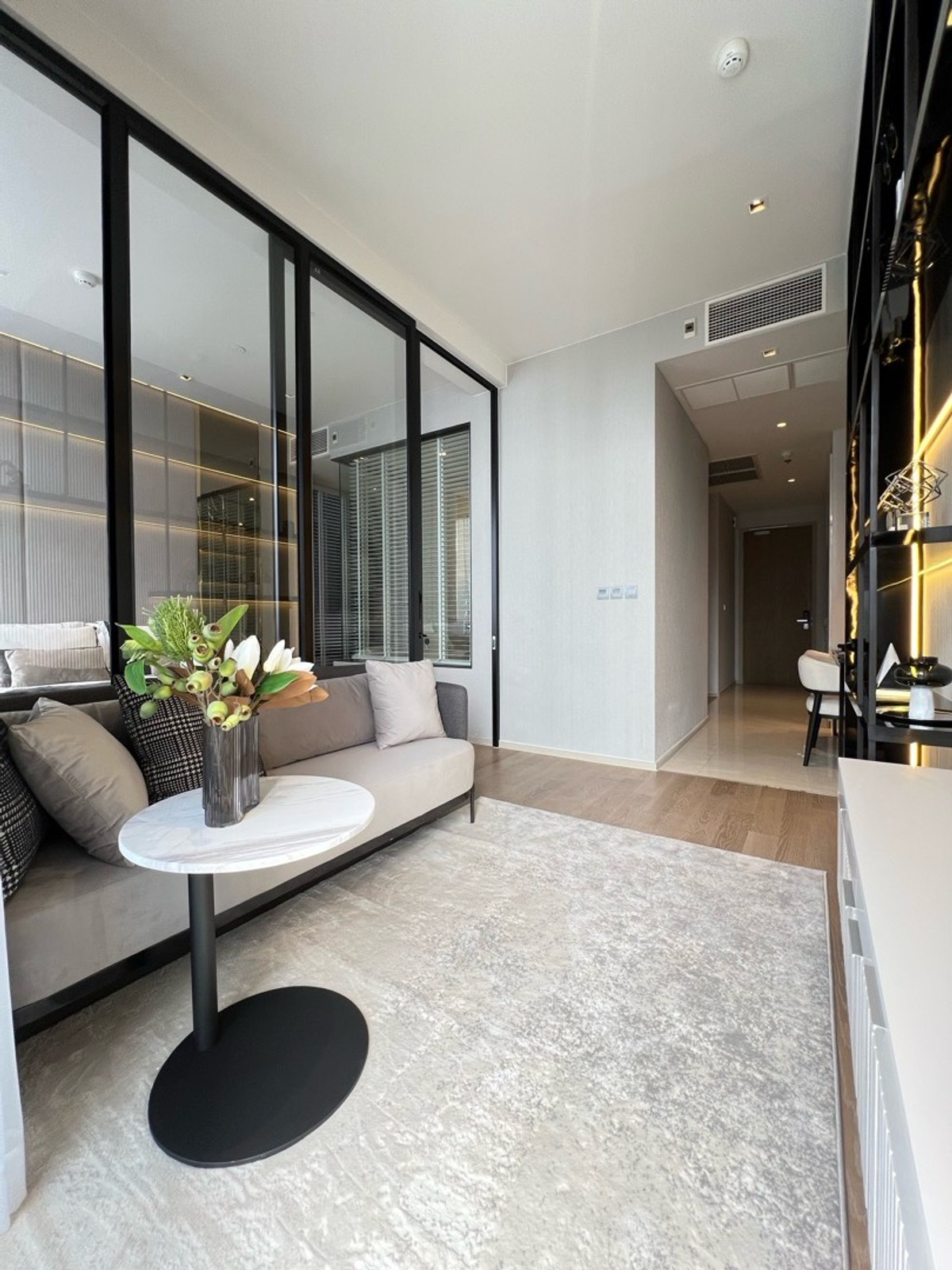 For SaleCondoSilom, Saladaeng, Bangrak : Beautiful room, decorated and ready to move in, 1 bedroom, 32 sq m., high floor, Ashton Silom river view, near BTS Chong Nonsi, call 062-339-3663.