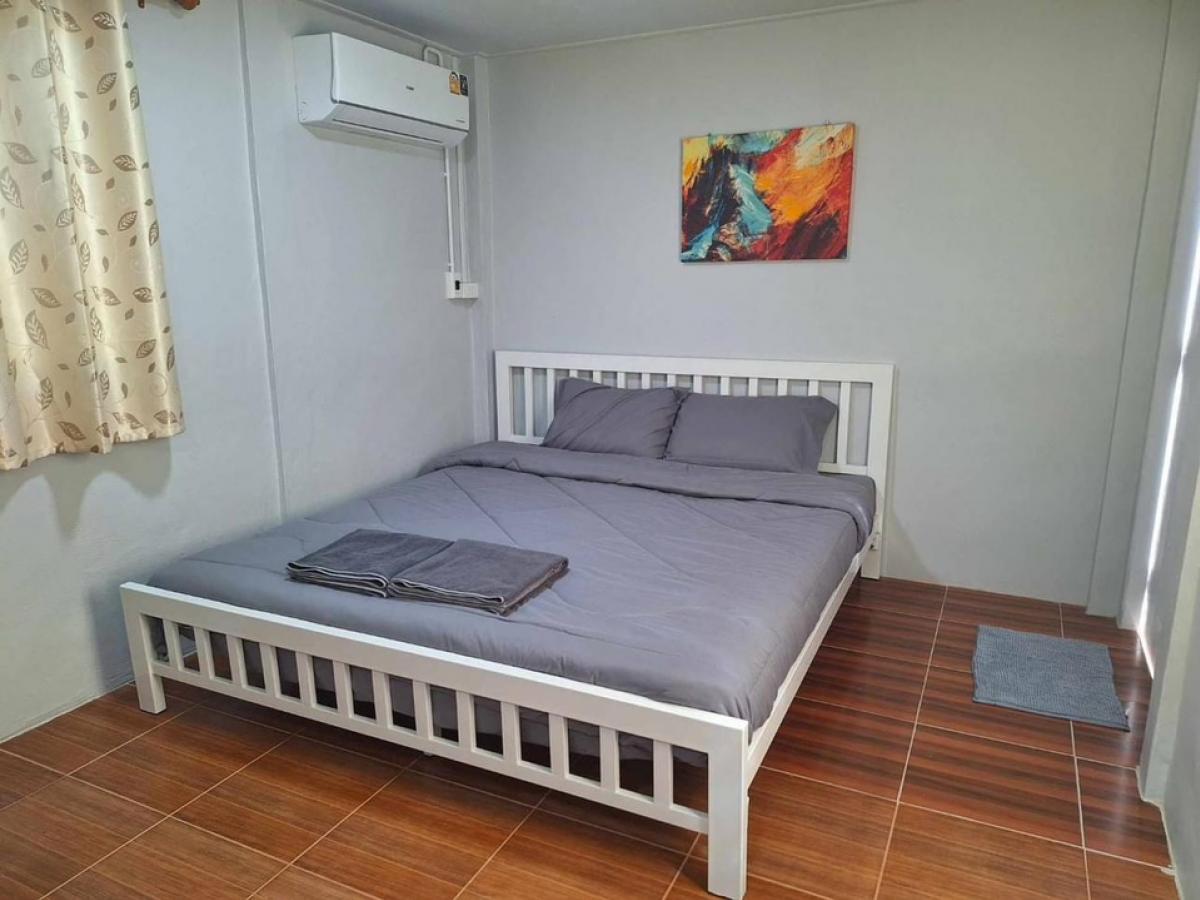 ขายบ้านสระบุรี : 📢👇ขายบ้านพร้อมสระว่ายน้ำในที่ดิน 4 ไร่ สระบุรี ไม่ไกลจากกรุงเทพ  จากฟิวเจอร์พาร์ครังสิต ระยะทางประมาณ 120 กิโลเมตร อากาศดี ราคาดี  ด้านหลังเป็นสวนผลไม้ ทั้งมะขามเทศ ลำไย ส้มโอ น้อยหน่า มะม่วง เอกสารสิทธิ์โฉนดครุฑแดง