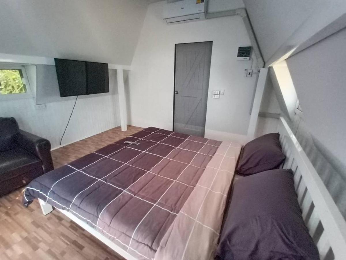 ขายบ้านสระบุรี : 📢👇ขายบ้านพร้อมสระว่ายน้ำในที่ดิน 4 ไร่ สระบุรี ไม่ไกลจากกรุงเทพ  จากฟิวเจอร์พาร์ครังสิต ระยะทางประมาณ 120 กิโลเมตร อากาศดี ราคาดี  ด้านหลังเป็นสวนผลไม้ ทั้งมะขามเทศ ลำไย ส้มโอ น้อยหน่า มะม่วง เอกสารสิทธิ์โฉนดครุฑแดง