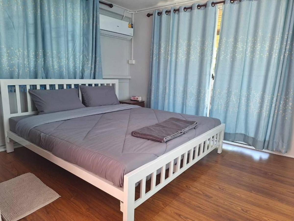 ขายบ้านสระบุรี : 📢👇ขายบ้านพร้อมสระว่ายน้ำในที่ดิน 4 ไร่ สระบุรี ไม่ไกลจากกรุงเทพ  จากฟิวเจอร์พาร์ครังสิต ระยะทางประมาณ 120 กิโลเมตร อากาศดี ราคาดี  ด้านหลังเป็นสวนผลไม้ ทั้งมะขามเทศ ลำไย ส้มโอ น้อยหน่า มะม่วง เอกสารสิทธิ์โฉนดครุฑแดง