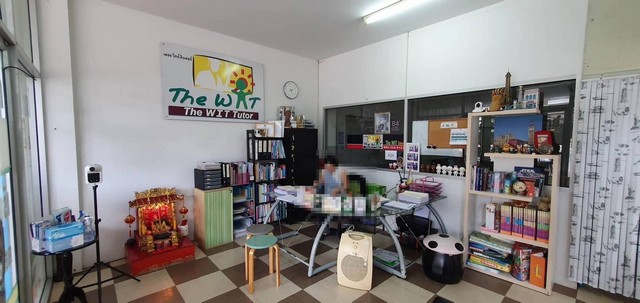 For SaleShop HouseMahachai Samut Sakhon : Commercial building for sale, 3 and a half floors, next to Kitmanee Road, in front of Muang Thong Village, opposite CJ Express, Samut Sakhon, cheap price.