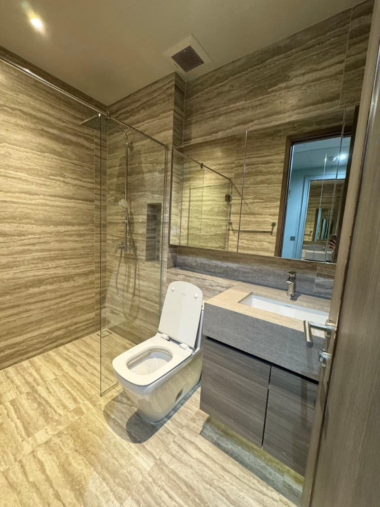 For RentCondoSukhumvit, Asoke, Thonglor : Celes Asoke for rent 250k update 25 may 064-274-8883