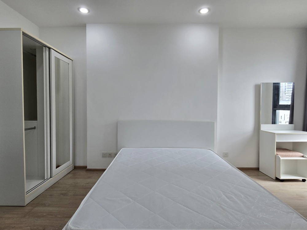 For SaleCondoSiam Paragon ,Chulalongkorn,Samyan : Ideo Q Chula - Samyan【𝐒𝐄𝐋𝐋&𝐑𝐄𝐍𝐓】🔥Here comes a brand new room. Plenty of storage Fully furnished Amenities are ready. Near Samyan Mitrtown Ready to move in!! 🔥 Contact Line ID : @hacondo