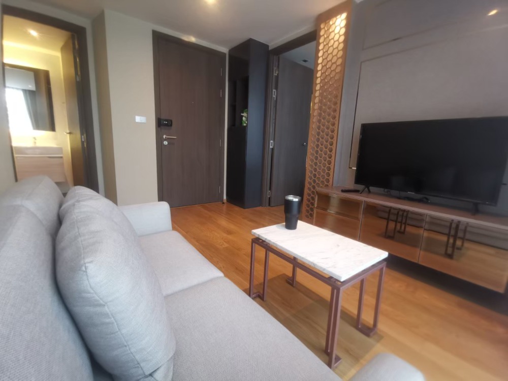 ขายคอนโดสยาม จุฬา สามย่าน : Altitude Define【𝐒𝐄𝐋𝐋 & 𝐑𝐄𝐍𝐓】🔥ห้องสุดคิ้วท์ ตกแต่งเน้นความ โปร่งโล่ง น่าอยู่ เฟอร์นิเจอร์ครบ ใกล้ MRT สามย่าน พร้อมเข้าอยู่!! 🔥ติดต่อไลน์ไอดี: @hacondo