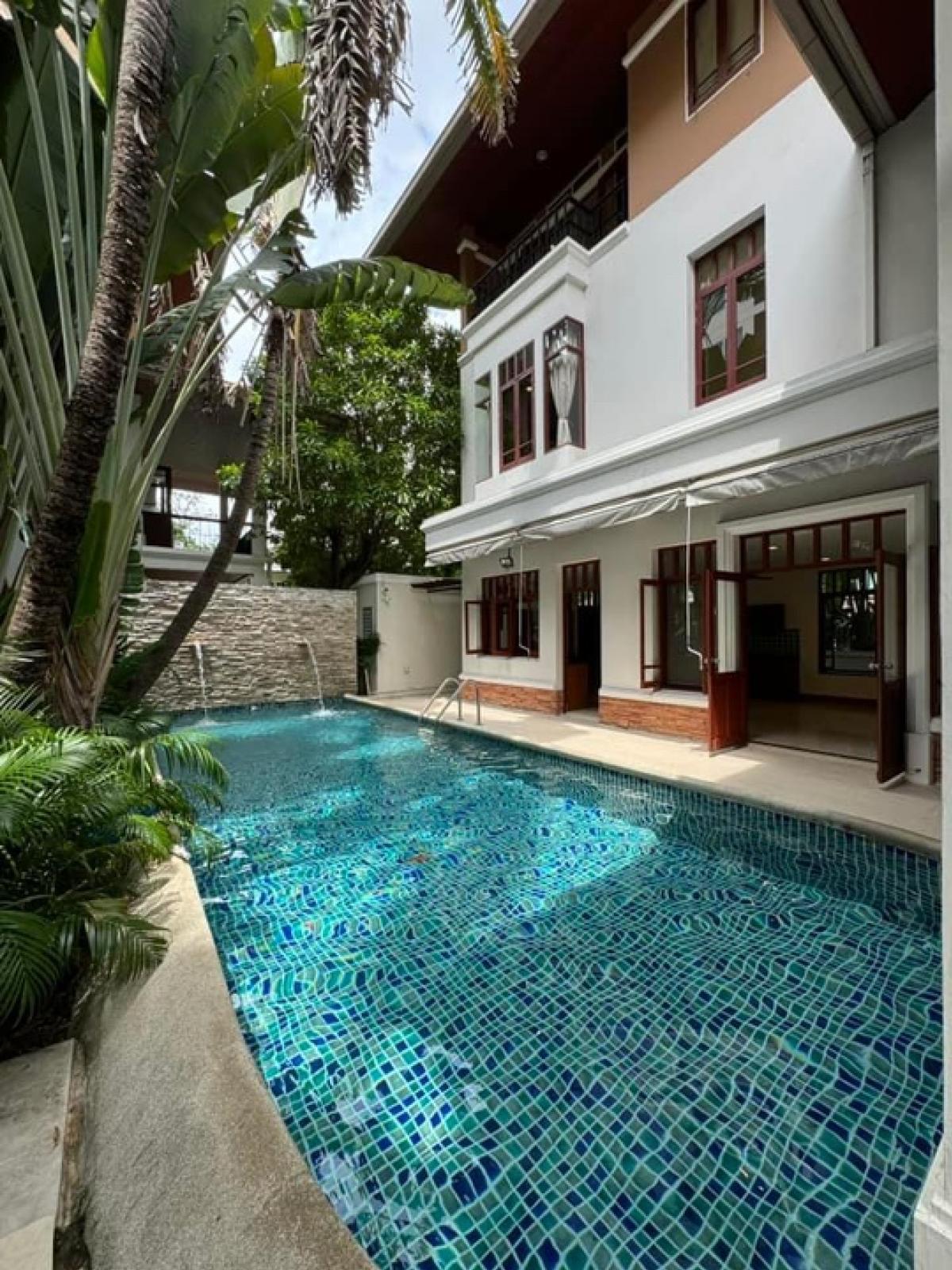 For RentHome OfficeSukhumvit, Asoke, Thonglor : Rent a single house, Plu Villa Ekkamai (Sukhumvit 63) for home offices, clinics, Wellness, Home Clinic, Home Medical, Natural Therapy Treatment, Anti-Aging Medicine.