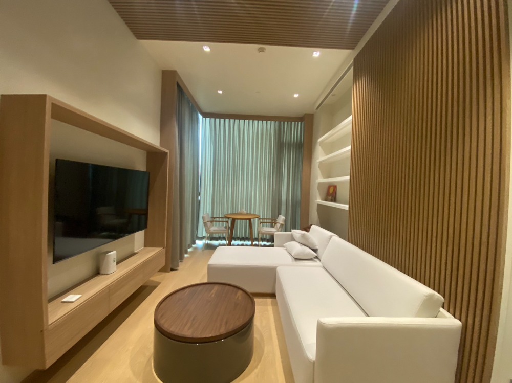 ให้เช่าคอนโดวิทยุ ชิดลม หลังสวน : ให้เช่า 1 ห้องนอน ชั้นสูง 35+