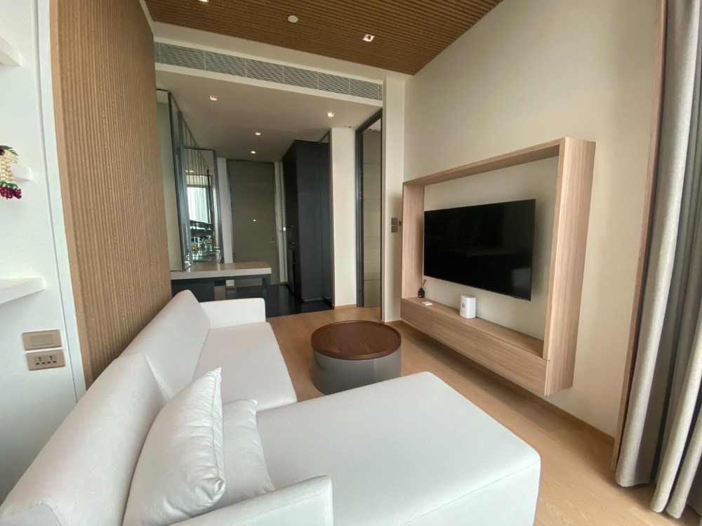 For RentCondoWitthayu, Chidlom, Langsuan, Ploenchit : For rent, 1 bedroom, high floor 35+