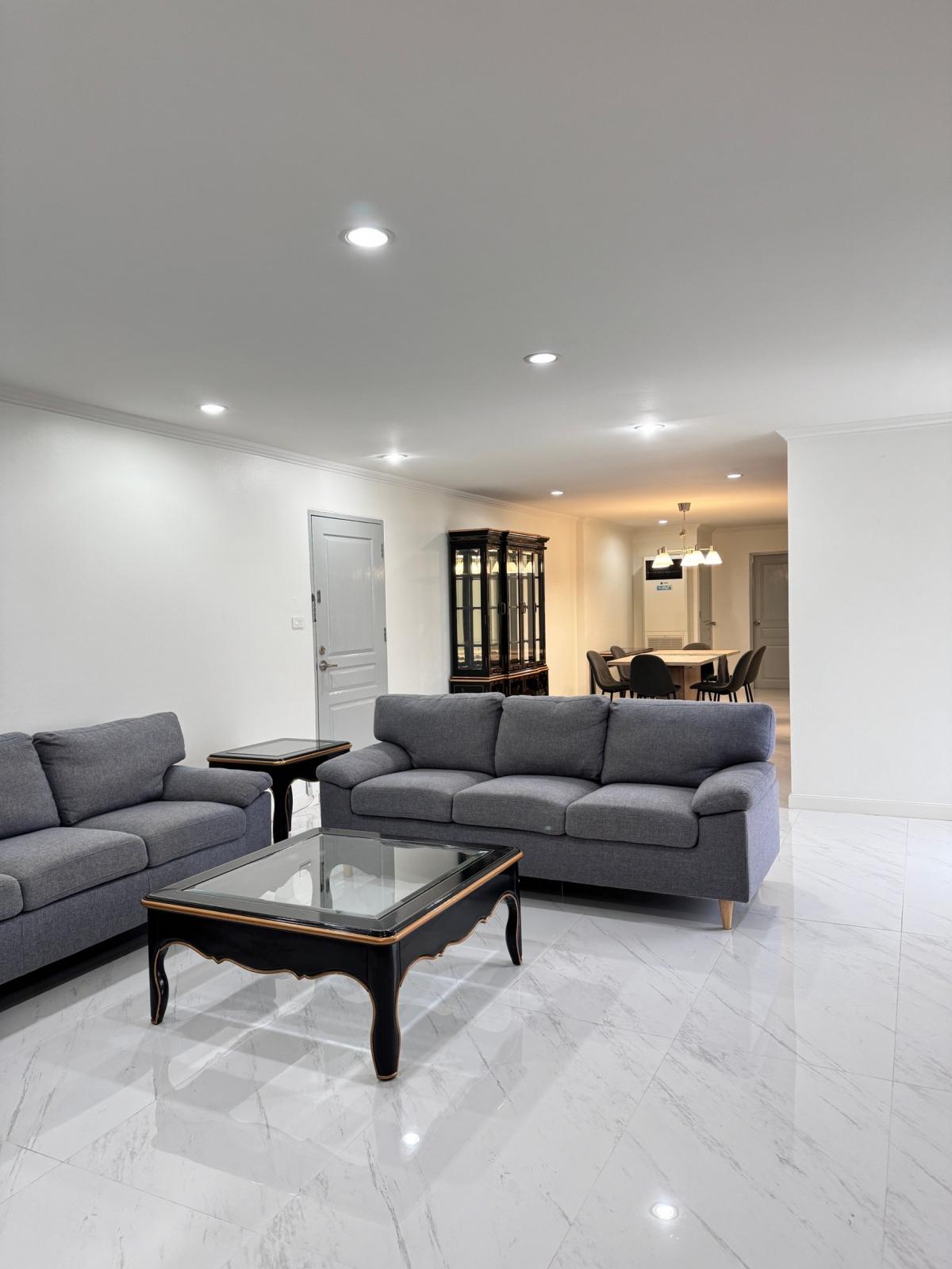 For RentCondoSukhumvit, Asoke, Thonglor : 39 Suites condominium, 3 bed, 55000 per month