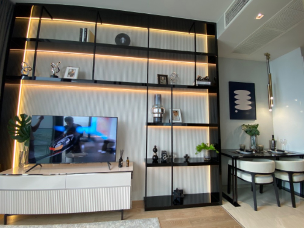 ขายคอนโดสีลม ศาลาแดง บางรัก : Ashton Silom 1 นอนห้องใหญ่ แต่งครบ พร้อมเครื่องใช้ไฟฟ้า ส่วนกลางฟรี 3 ปี ฟรี Service ทำความสะอาดห้อง 3 ปี ห้องตรงจากเซลล์โครงการเท่านั้น…!!!