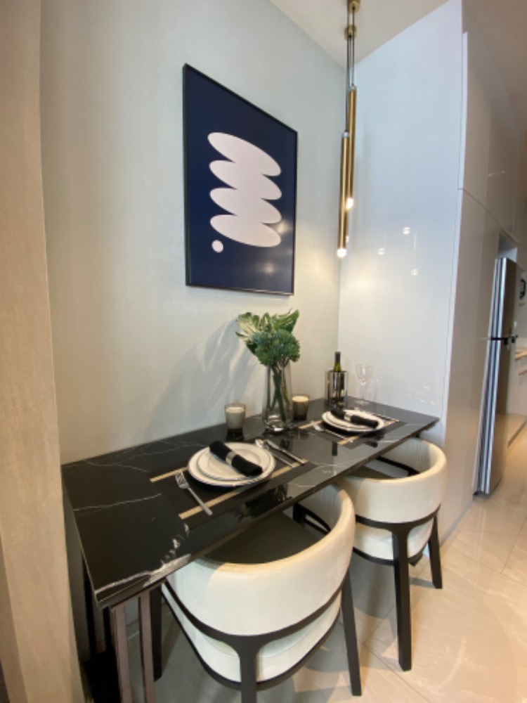 ขายคอนโดสีลม ศาลาแดง บางรัก : Ashton Silom 1 นอนห้องใหญ่ แต่งครบ พร้อมเครื่องใช้ไฟฟ้า ส่วนกลางฟรี 3 ปี ฟรี Service ทำความสะอาดห้อง 3 ปี ห้องตรงจากเซลล์โครงการเท่านั้น…!!!