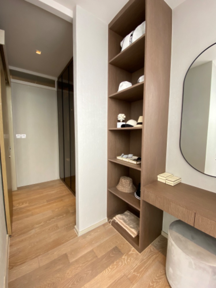 ขายคอนโดสีลม ศาลาแดง บางรัก : Ashton Silom 1 นอนห้องใหญ่ แต่งครบ พร้อมเครื่องใช้ไฟฟ้า ส่วนกลางฟรี 3 ปี ฟรี Service ทำความสะอาดห้อง 3 ปี ห้องตรงจากเซลล์โครงการเท่านั้น…!!!