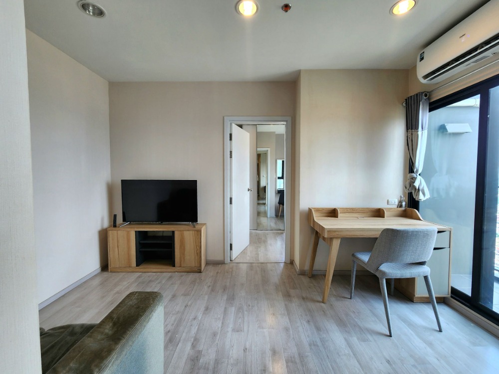 For RentCondoNonthaburi, Bang Yai, Bangbuathong : Status as shown in the cover photo**Room available. Newly renovated** For rent, Plum Condo Central Station Phase 2, new condition, beautiful view, if you want to stay, talk to us. *There is a washing machine SN490.64.819