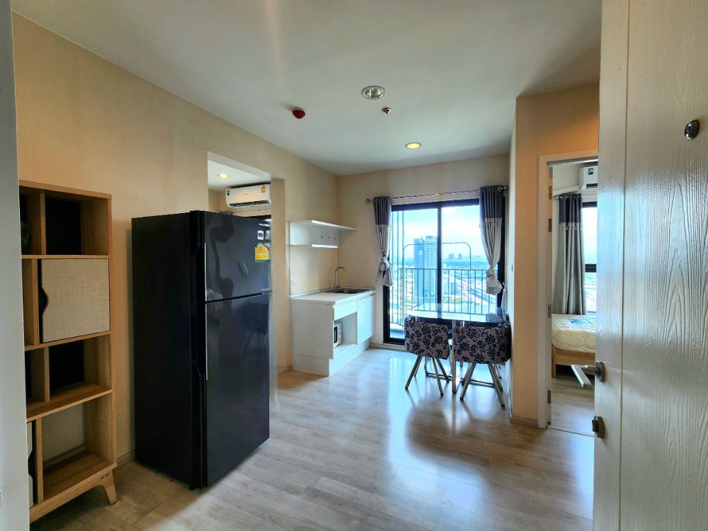 For RentCondoNonthaburi, Bang Yai, Bangbuathong : Status as shown in the cover photo**Room available. Newly renovated** For rent, Plum Condo Central Station Phase 2, new condition, beautiful view, if you want to stay, talk to us. *There is a washing machine SN490.64.819