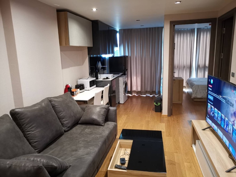 ขายคอนโดสยาม จุฬา สามย่าน : Altitude Samyan - Silom【𝐒𝐄𝐋𝐋】🔥ห้องสวย ขนาดใหญ่ สุด Cozy มีความมูจิผสมลักชู ตกแต่งเรียบร้อย เฟอร์นิเจอร์ครบ ใกล้ MRT สามย่าน พร้อมเข้าอยู่!! 🔥ติดต่อไลน์ไอดี: @hacondo