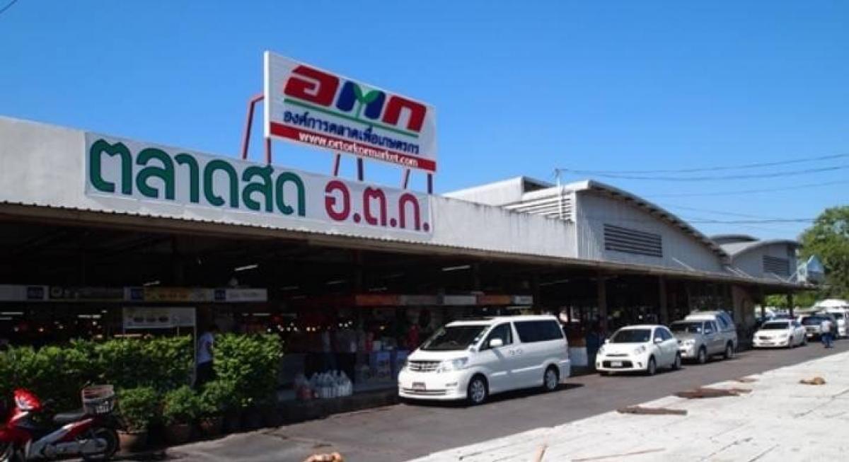 ให้เช่าร้านค้า/ตลาดนัดสะพานควาย จตุจักร : ให้เช่าหรือเซ่ง ขาย พื้นที่แผงค้าตลาด อตก. มี 2 แผง  แผงหัวมุม และแผงติดกันด้านหน้าริมถนน ใกล้ทางขึ้นลงรถไฟฟ้าMRT ทำเลดีมากตลาด อตก ตลาดน่าซื้อติดอันดับ4ของโลก คนต่างชาติเยอะและลูกค้ากระเป๋าหนัก ไม่ได้มีแผงว่างหลุดมาบ่อยๆ ใครพร้อมมีโอกาสแล้วอย่าปล่อยให้หล